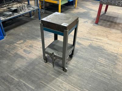 Overview picture of mobile steel work table